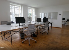 Room (40sqm) in shared office space