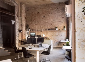 Unique office space with 19 workplaces and a bar area