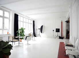 Arbeitsplatz in Kreuzberger Fotostudio